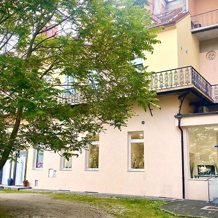 Rainbow House Rooms มาริบอร์ ภายนอก รูปภาพ