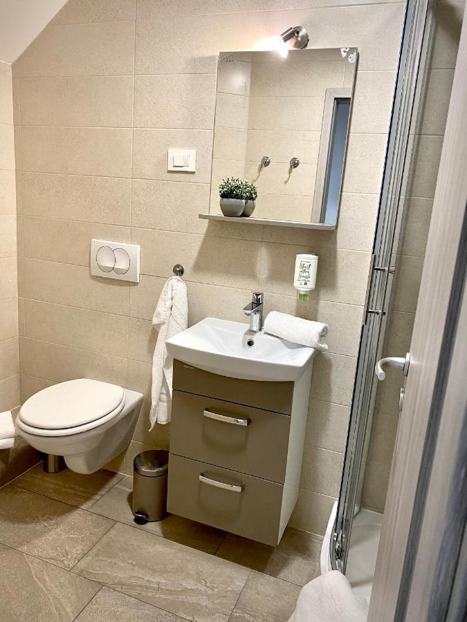 Rainbow House Rooms มาริบอร์ ภายนอก รูปภาพ